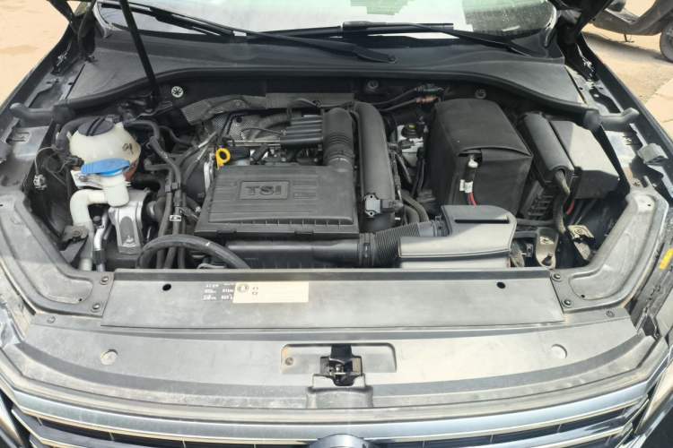 Used Volkswagen Passat 2017 280TSI DSG Luxury Edition Engine Bay