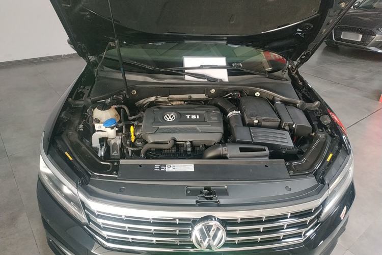 Used Volkswagen Passat 2017 330TSI DSG Luxury Edition Engine Bay