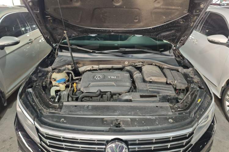 Used Volkswagen Passat 2017 330TSI DSG Luxury Edition Engine Bay