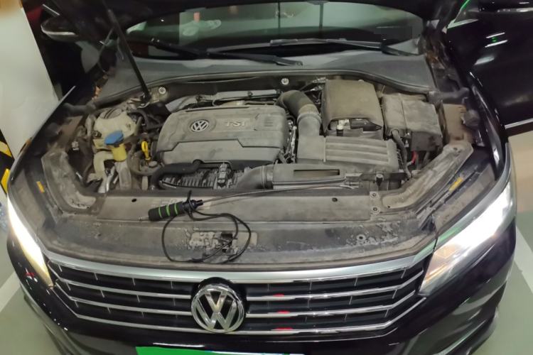 Used Volkswagen Passat 2017 330TSI DSG Luxury Edition Engine Bay