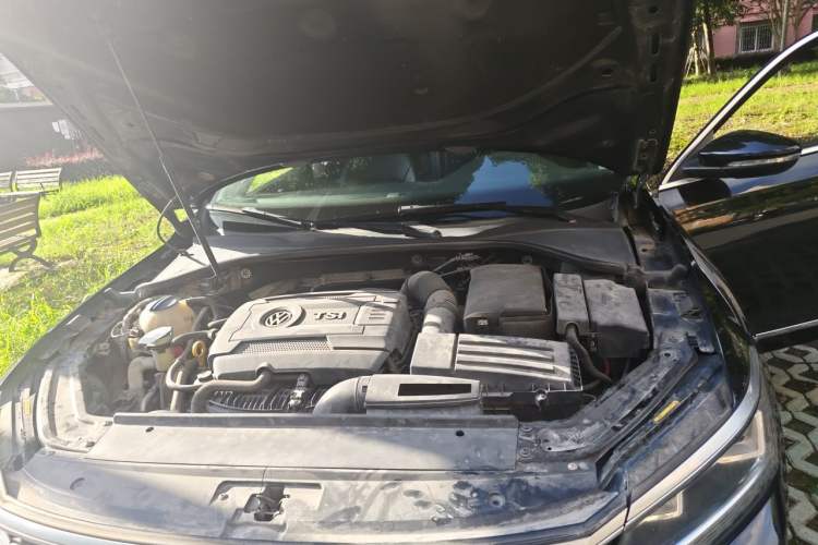Used Volkswagen Passat 2017 330TSI DSG Luxury Edition Engine Bay