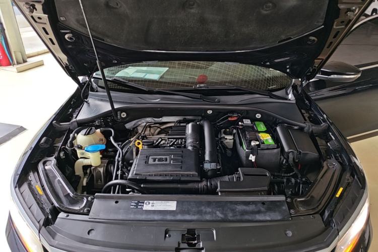 Used Volkswagen Passat 2017 280TSI DSG Luxury Edition Engine Bay