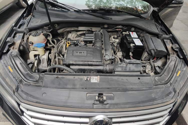 Used Volkswagen Passat 2017 280TSI DSG Luxury Edition Engine Bay