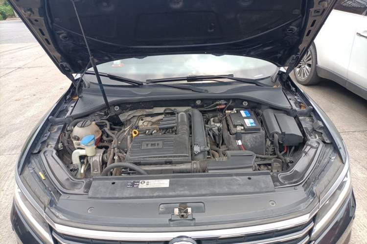 Used Volkswagen Passat 2017 280TSI DSG Luxury Edition Engine Bay