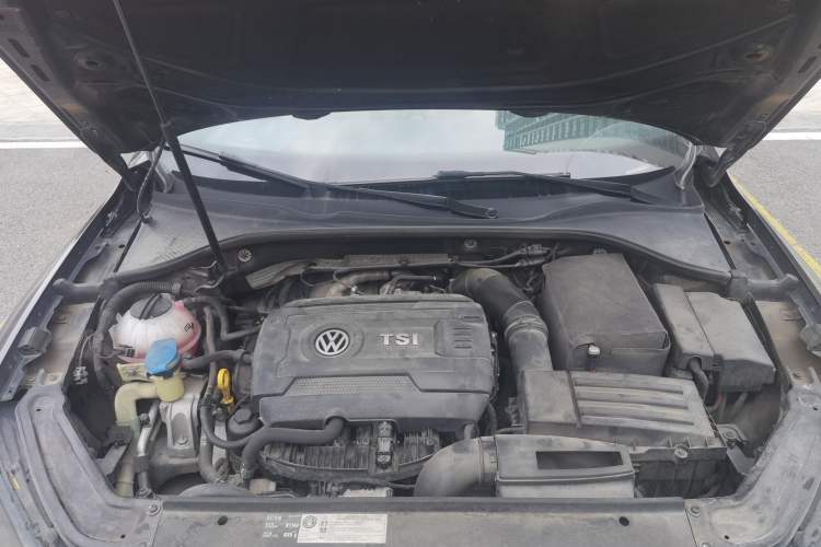 Used Volkswagen Passat 2017 330TSI DSG Luxury Edition Engine Bay