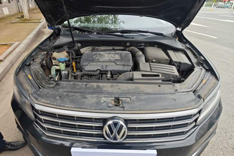 Used Volkswagen Passat 2017 330TSI DSG Luxury Edition Engine Bay