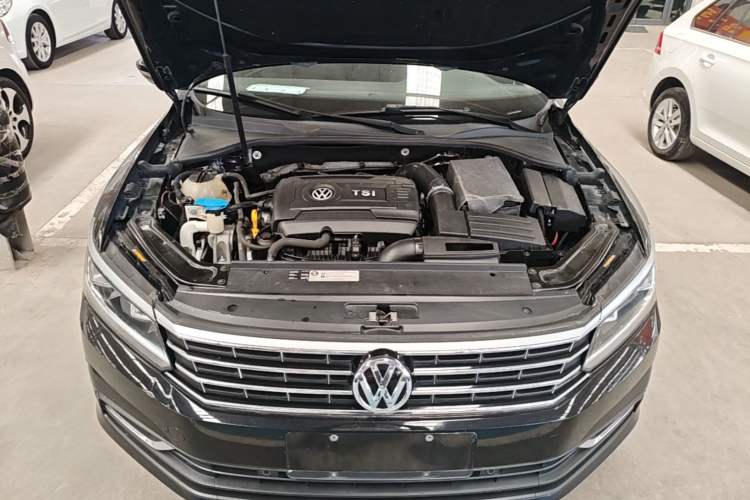 Used Volkswagen Passat 2017 330TSI DSG Luxury Edition Engine Bay