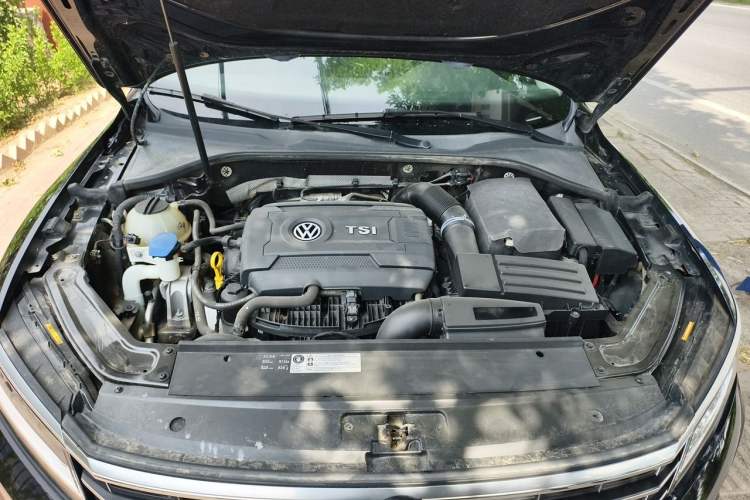 Used Volkswagen Passat 2017 330TSI DSG Luxury Edition Engine Bay