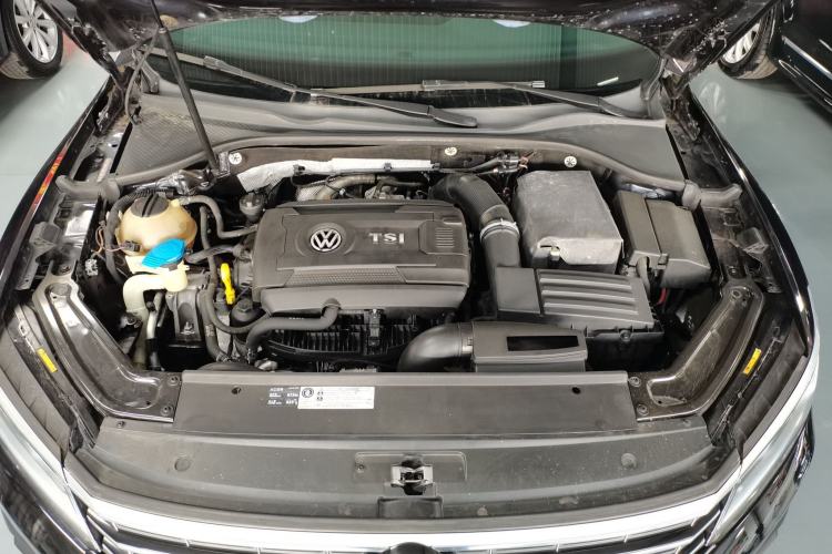 Used Volkswagen Passat 2017 330TSI DSG Luxury Edition Engine Bay