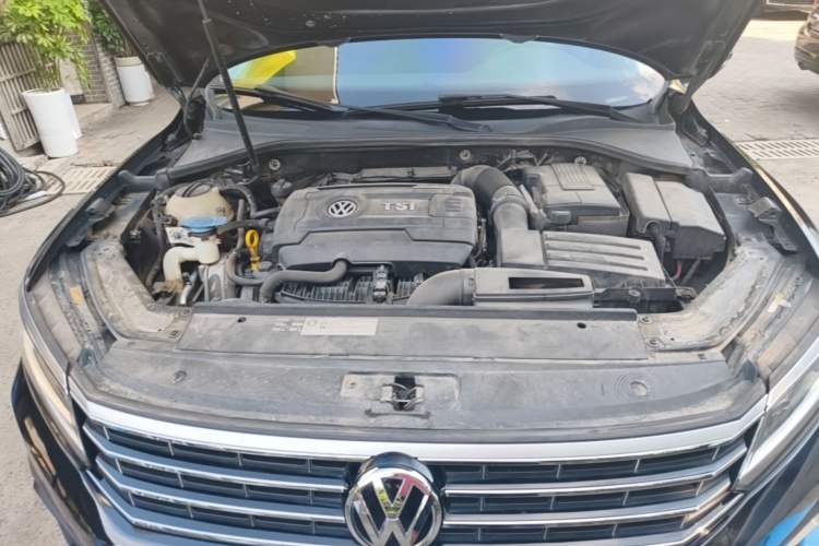 Used Volkswagen Passat 2017 330TSI DSG Luxury Edition Engine Bay