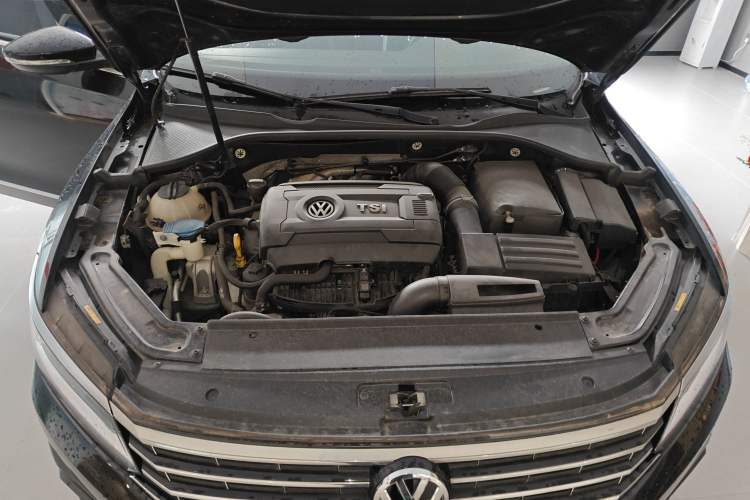 Used Volkswagen Passat 2017 330TSI DSG Luxury Edition Engine Bay