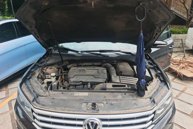 Used Volkswagen Passat 2017 330TSI DSG Luxury Edition Engine Bay