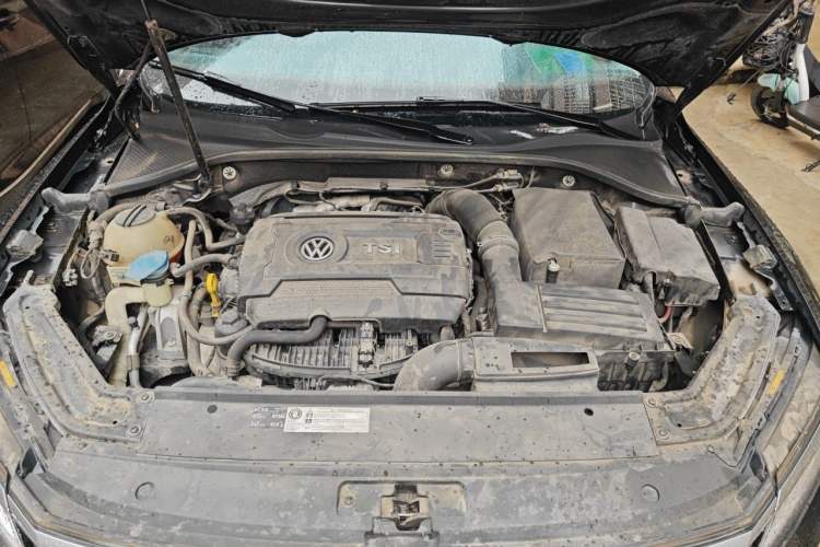 Used Volkswagen Passat 2017 330TSI DSG Luxury Edition Engine Bay