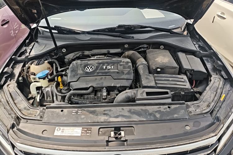 Used Volkswagen Passat 2017 330TSI DSG Luxury Edition Engine Bay