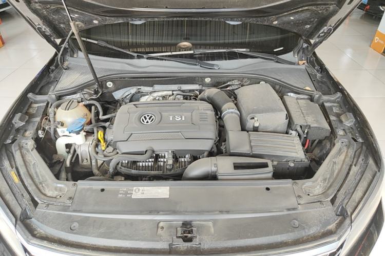 Used Volkswagen Passat 2017 330TSI DSG Luxury Edition Engine Bay