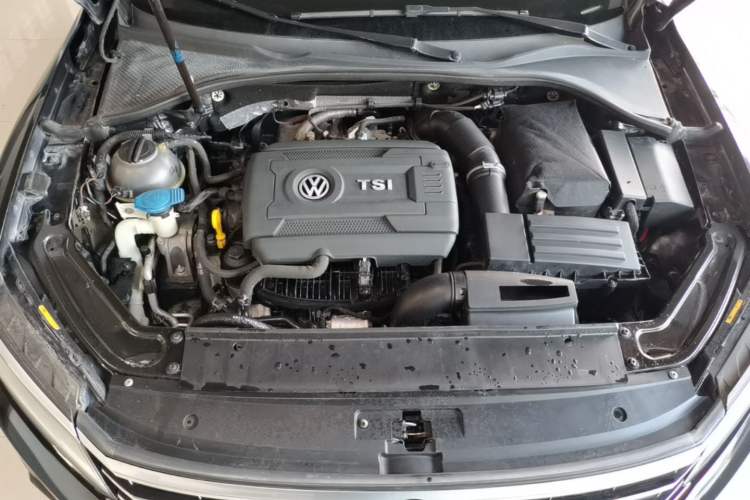 Used Volkswagen Passat 2017 330TSI DSG Luxury Edition Engine Bay