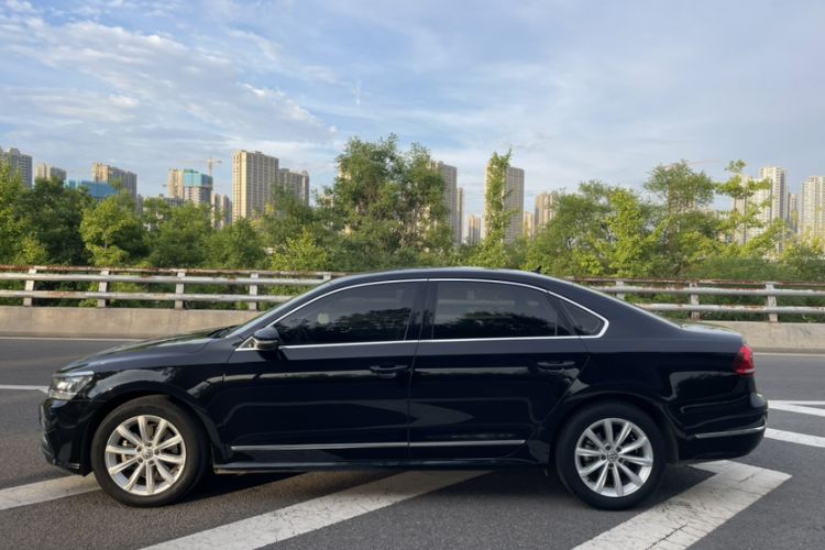 Used Volkswagen Passat 2017 330TSI DSG Luxury Edition Exterior 1