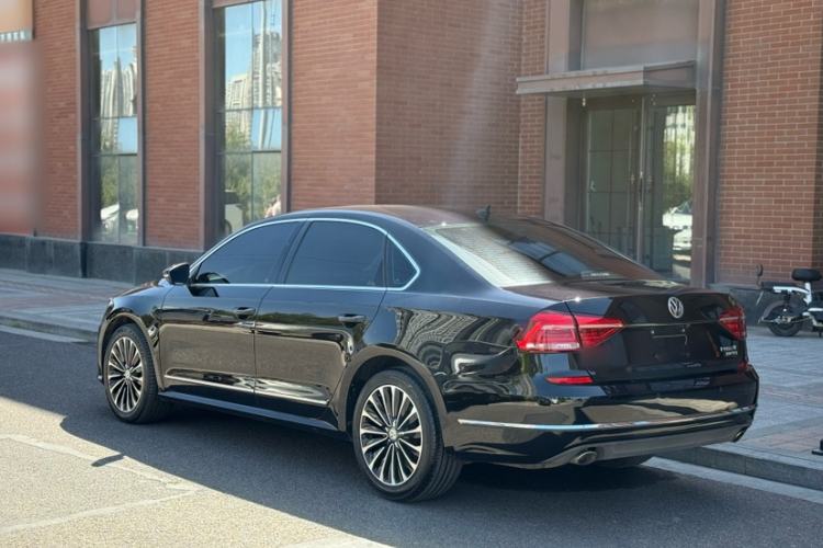 Used Volkswagen Passat 2017 330TSI DSG Luxury Edition Exterior 1