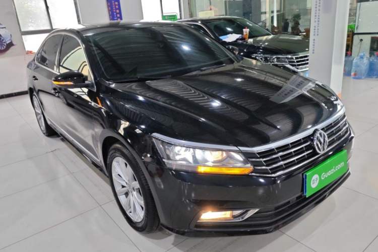 Used Volkswagen Passat 2017 330TSI DSG Luxury Edition Exterior 1