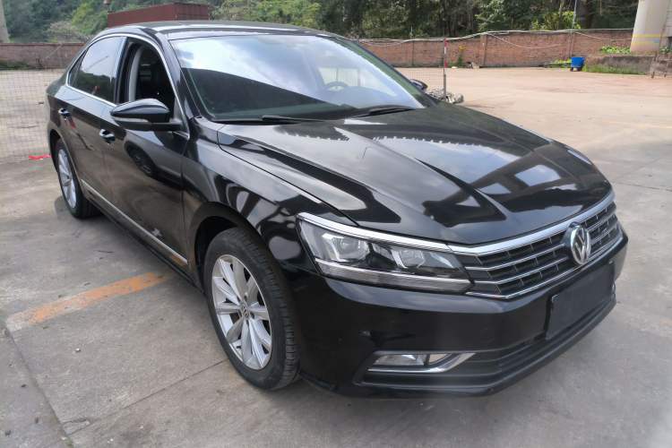 Used Volkswagen Passat 2017 330TSI DSG Luxury Edition Exterior 1