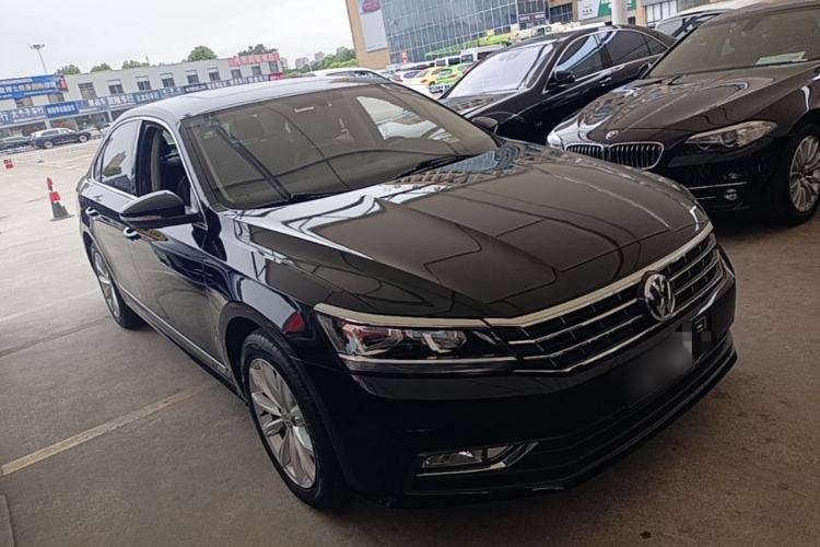 Used Volkswagen Passat 2017 330TSI DSG Luxury Edition Exterior 1