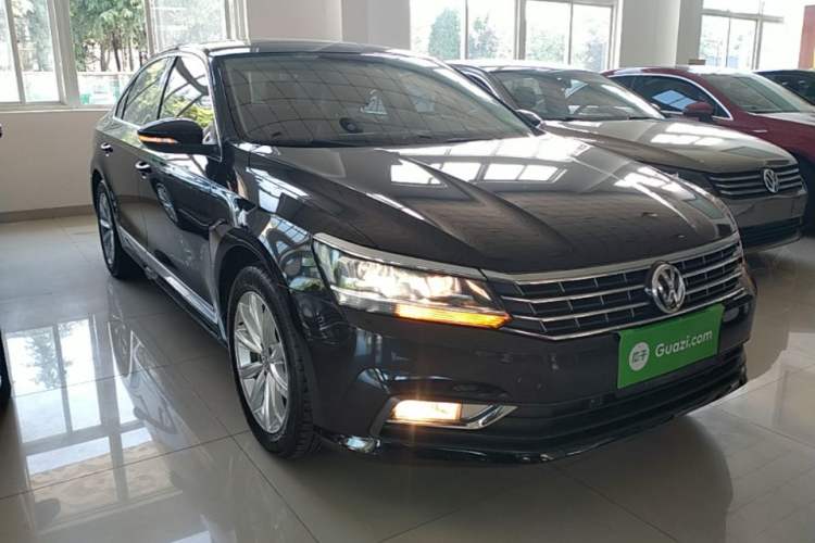 Used Volkswagen Passat 2017 330TSI DSG Luxury Edition Exterior 1