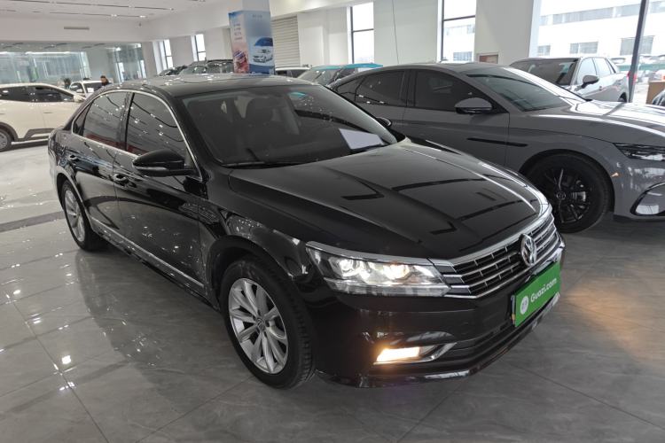 Used Volkswagen Passat 2017 330TSI DSG Luxury Edition Exterior 1
