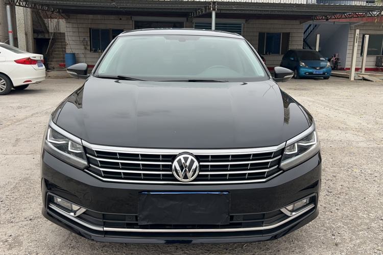 Used Volkswagen Passat 2017 330TSI DSG Luxury Edition Exterior 2
