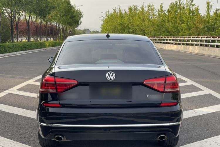 Used Volkswagen Passat 2017 330TSI DSG Luxury Edition Exterior 2