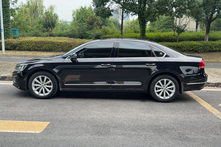 Used Volkswagen Passat 2017 330TSI DSG Luxury Edition Exterior 2