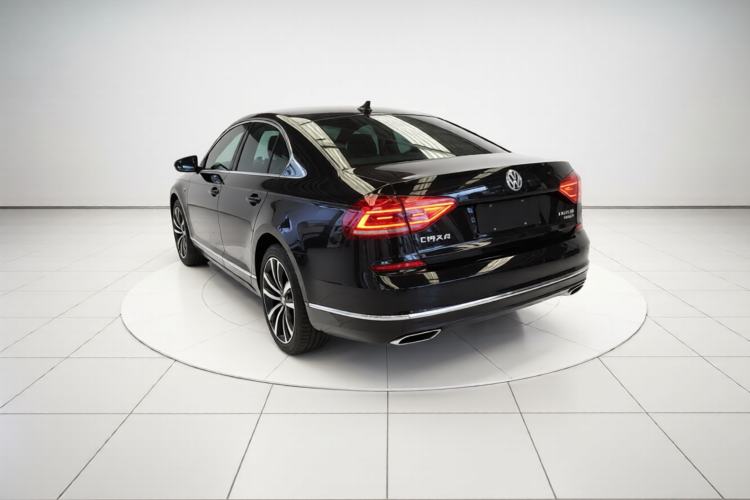 Used Volkswagen Passat 2017 330TSI DSG Luxury Edition Exterior 2