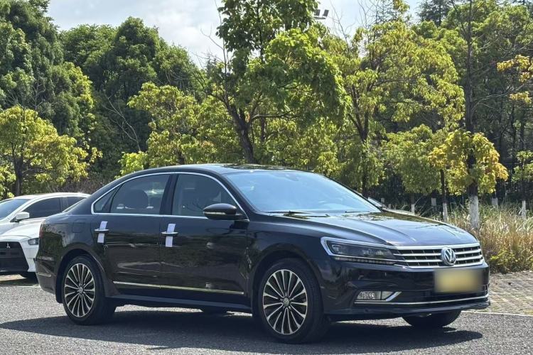 Used Volkswagen Passat 2017 330TSI DSG Luxury Edition Exterior 2