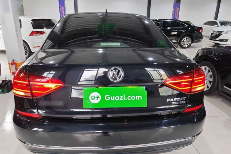 Used Volkswagen Passat 2017 330TSI DSG Luxury Edition Exterior 2