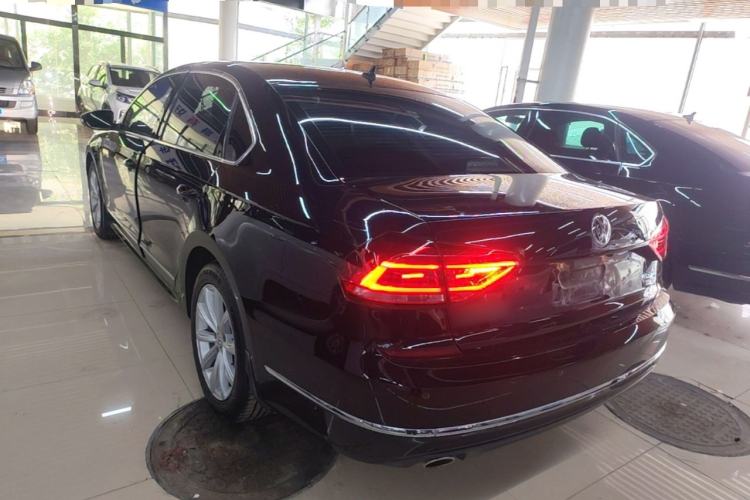 Used Volkswagen Passat 2017 330TSI DSG Luxury Edition Exterior 2