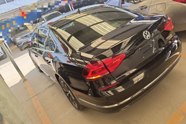 Used Volkswagen Passat 2017 330TSI DSG Luxury Edition Exterior 2
