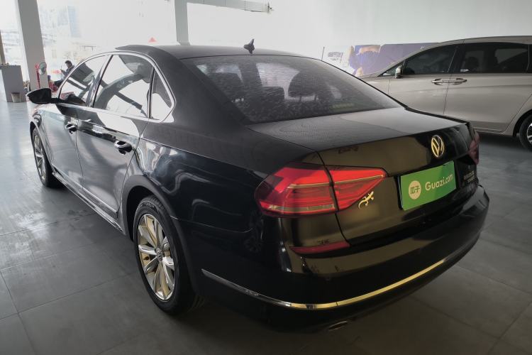 Used Volkswagen Passat 2017 330TSI DSG Luxury Edition Exterior 2