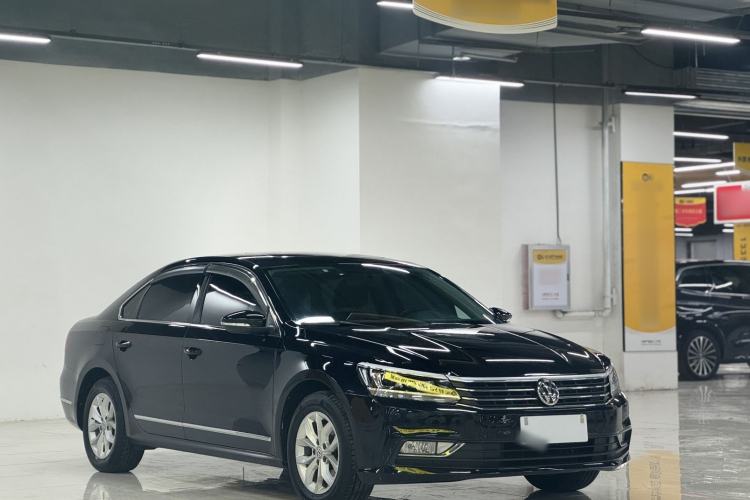 Used Volkswagen Passat 2017 280TSI DSG Luxury Edition Exterior 2