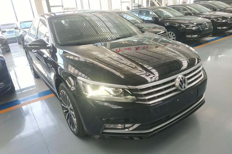 Used Volkswagen Passat 2017 330TSI DSG Prestige Edition Exterior 2