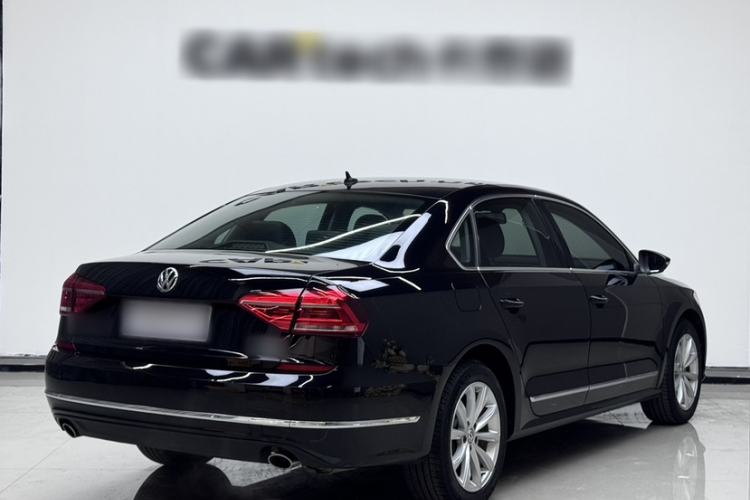 Used Volkswagen Passat 2017 330TSI DSG Luxury Edition Exterior 2