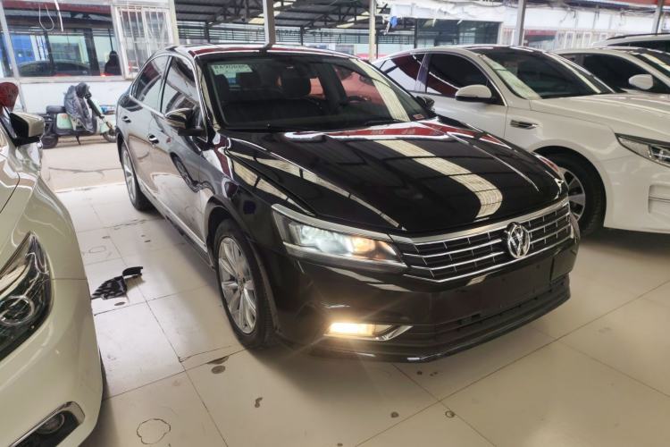Used Volkswagen Passat 2017 330TSI DSG Luxury Edition Exterior 2
