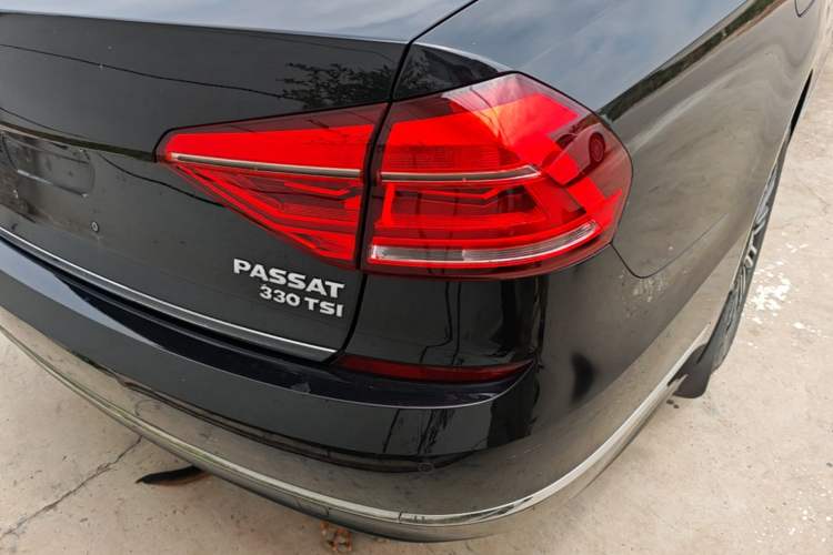 Used Volkswagen Passat 2017 330TSI DSG Prestige Edition Exterior 3