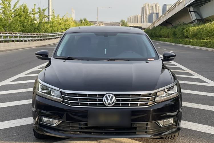 Used Volkswagen Passat 2017 330TSI DSG Luxury Edition Exterior 3
