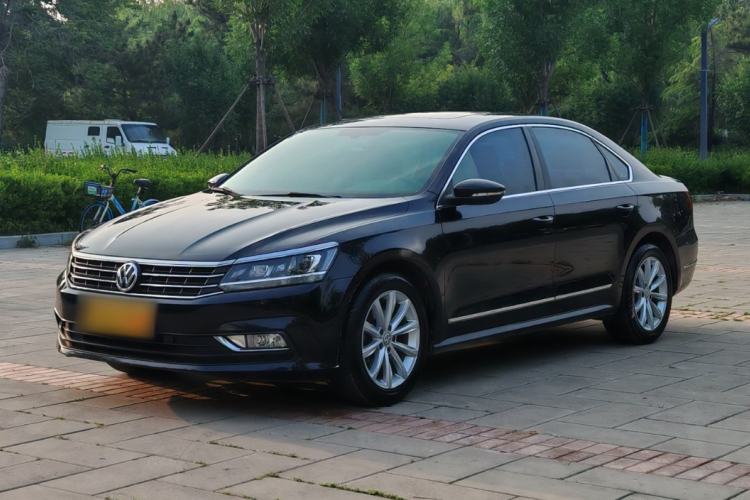 Used Volkswagen Passat 2017 330TSI DSG Luxury Edition Exterior 3