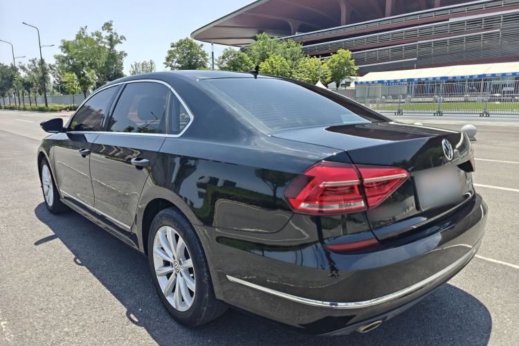 Used Volkswagen Passat 2017 330TSI DSG Luxury Edition Exterior 3
