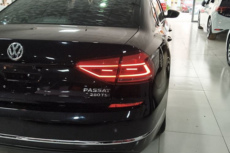 Used Volkswagen Passat 2017 280TSI DSG Luxury Edition Exterior 3