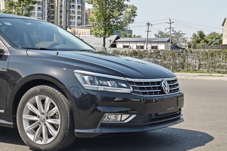 Used Volkswagen Passat 2017 330TSI DSG Luxury Edition Exterior 3