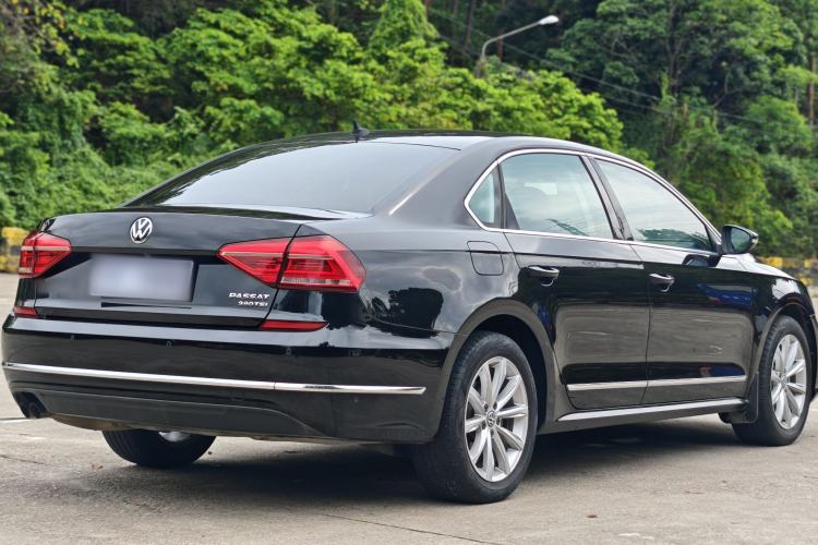 Used Volkswagen Passat 2017 280TSI DSG Luxury Edition Exterior 3