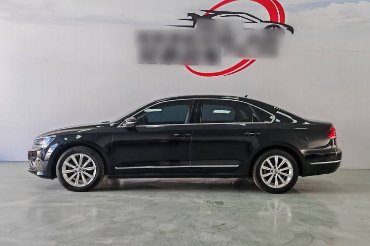 Used Volkswagen Passat 2017 330TSI DSG Luxury Edition Exterior 3