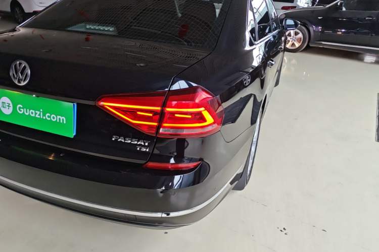 Used Volkswagen Passat 2017 280TSI DSG Luxury Edition Exterior 3