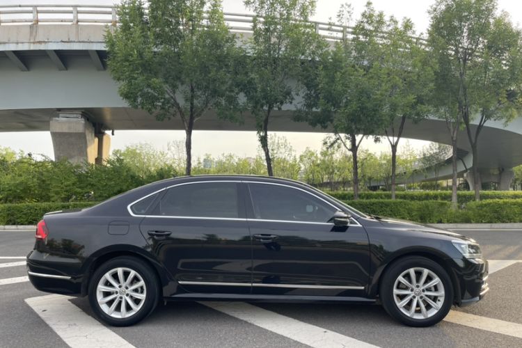 Used Volkswagen Passat 2017 330TSI DSG Luxury Edition Exterior 4
